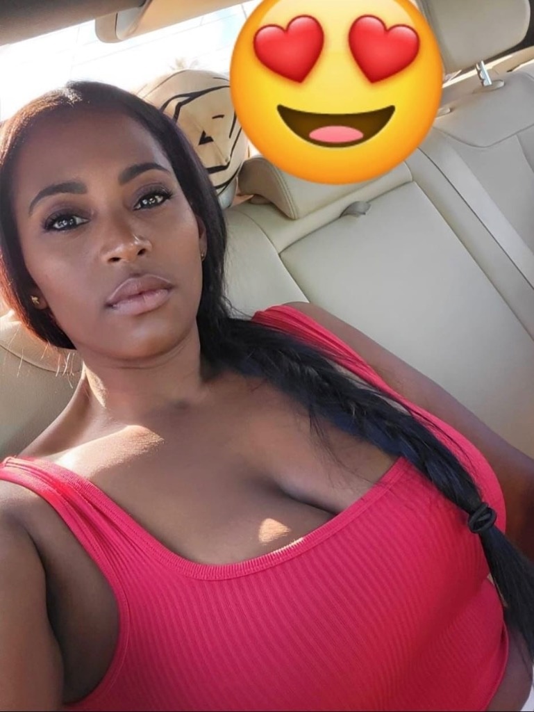 Laura Hot girl visiting the city 🌹🔥